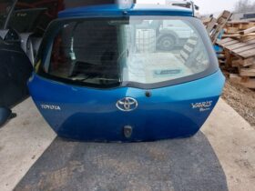 TOYOTA Csomagtérajtó (Részeivel)