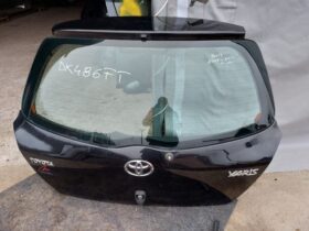 TOYOTA Csomagtérajtó (Részeivel)