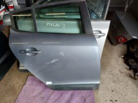 RENAULT Jobb hátsó Ajtó (Részeivel)