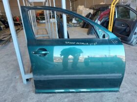 SKODA Jobb első Ajtó (Részeivel)