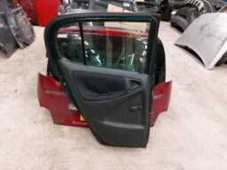 
										TOYOTA Bal hátsó Ajtó (Részeivel) full									