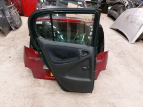 TOYOTA Bal hátsó Ajtó (Részeivel)