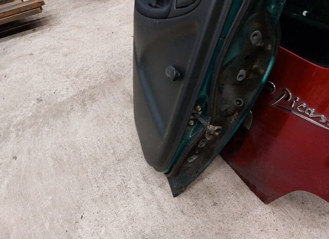 
								TOYOTA Bal hátsó Ajtó (Részeivel) full									