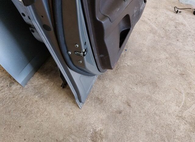 
								OPEL Bal első Ajtó (Részeivel) full									