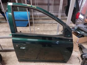 TOYOTA Jobb első Ajtó (Részeivel)