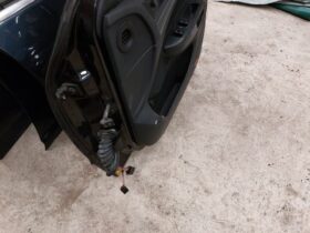 SKODA Jobb első Ajtó (Részeivel)