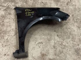 RENAULT Jobb első Sárvédő