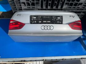 AUDI Csomagtérajtó (Részeivel)