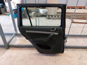 SKODA Bal hátsó Ajtó (Részeivel)