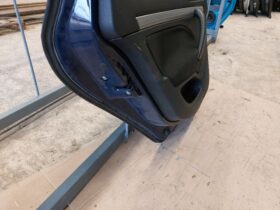 SKODA Bal hátsó Ajtó (Részeivel)