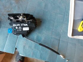 SKODA Jobb első Zárbetét