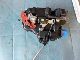 SKODA Jobb első Zárbetét