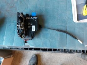 SKODA Bal első Zárbetét