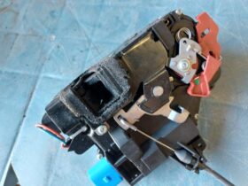 SKODA Bal első Zárbetét