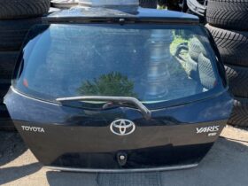 TOYOTA Csomagtérajtó (Részeivel)