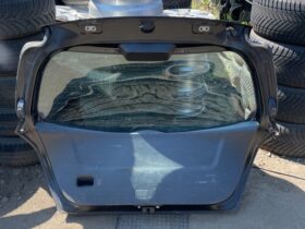 TOYOTA Csomagtérajtó (Részeivel)