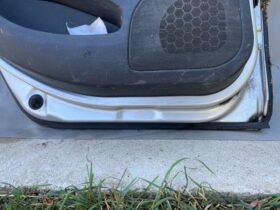 SKODA Bal hátsó Ajtó (Részeivel)