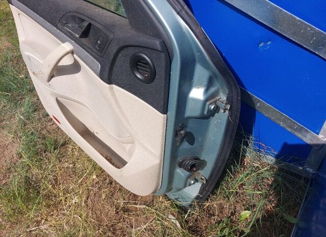
								SKODA Bal első Ajtó (Részeivel) full									