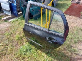 TOYOTA Bal hátsó Ajtó (Részeivel)