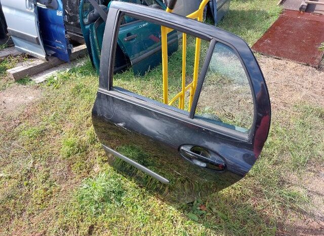 
								TOYOTA Bal hátsó Ajtó (Részeivel) full									