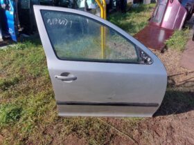SKODA Jobb első Ajtó (Részeivel)