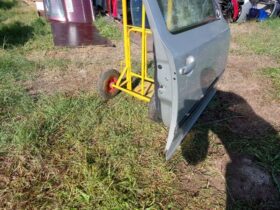 SKODA Jobb első Ajtó (Részeivel)