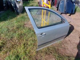 SKODA Jobb első Ajtó (Részeivel)