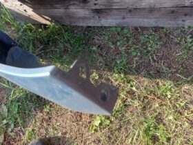 RENAULT Jobb első Sárvédő