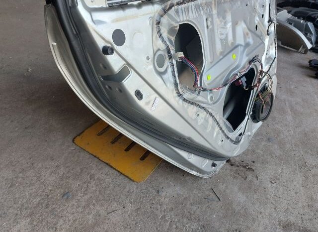 
								TOYOTA Bal hátsó Ajtó (Üres lemez) full									