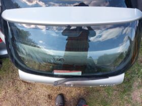 TOYOTA Csomagtérajtó (Részeivel)