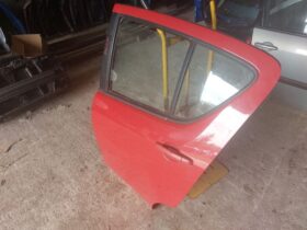 OPEL Bal hátsó Ajtó (Részeivel)