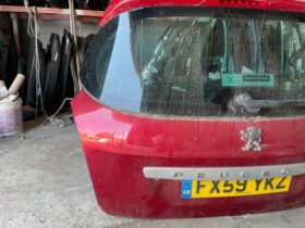 PEUGEOT Csomagtérajtó (Részeivel)