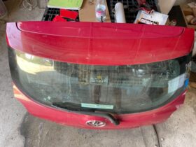 TOYOTA Csomagtérajtó (Részeivel)