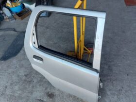 SUZUKI Jobb hátsó Ajtó (Részeivel)