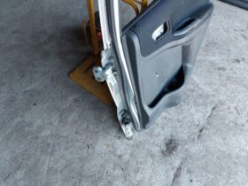 SUZUKI Jobb hátsó Ajtó (Részeivel)