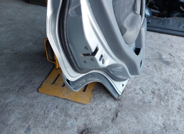 
								TOYOTA Bal hátsó Ajtó (Részeivel) full									