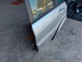 TOYOTA Bal hátsó Ajtó (Részeivel)