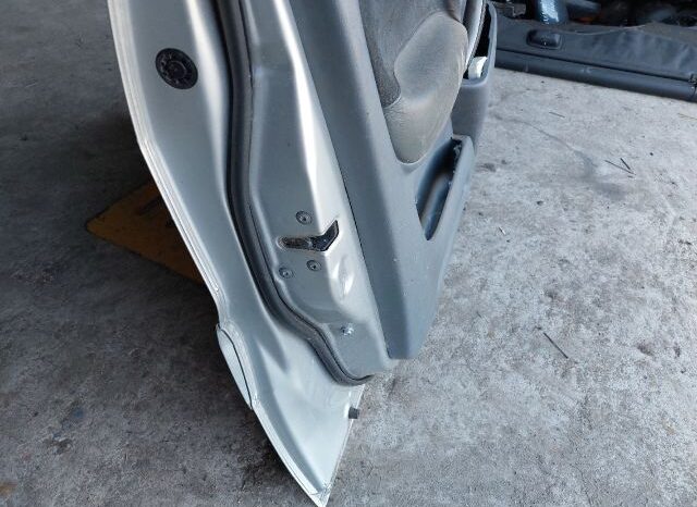 
								TOYOTA Bal első Ajtó (Részeivel) full									