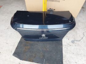 PEUGEOT Csomagtérajtó (Részeivel)