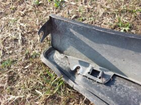 RENAULT Jobb első Sárvédő