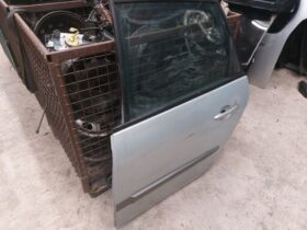 RENAULT Bal hátsó Ajtó (Részeivel)