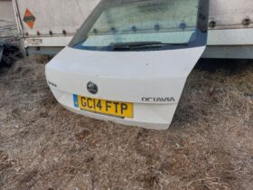 SKODA Csomagtérajtó (Részeivel)
