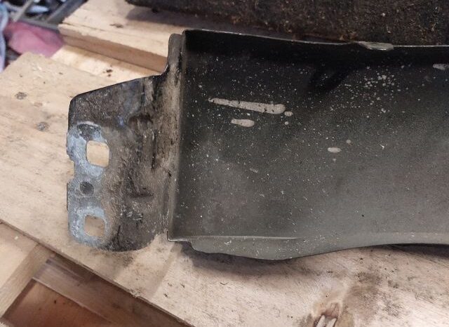 
								FORD Jobb első Sárvédő full									