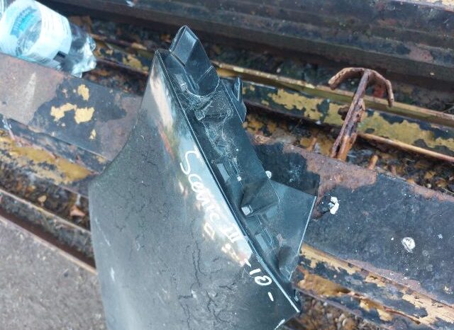 
								RENAULT Jobb első Sárvédő full									