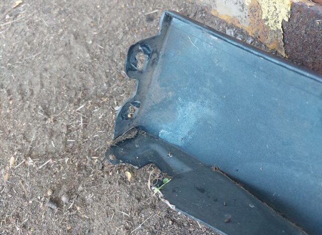 
								RENAULT Jobb első Sárvédő full									