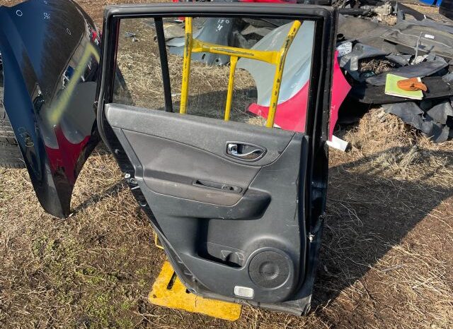 
								RENAULT Bal hátsó Ajtó (Részeivel) full									