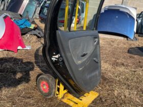 TOYOTA Bal hátsó Ajtó (Részeivel)