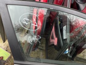 KIA Jobb első Ajtó (Részeivel)