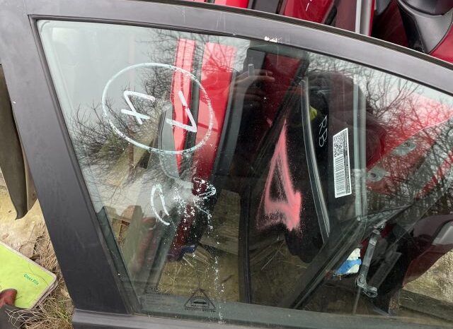 
								KIA Jobb első Ajtó (Részeivel) full									