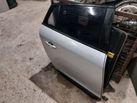 RENAULT Jobb hátsó Ajtó (Részeivel)